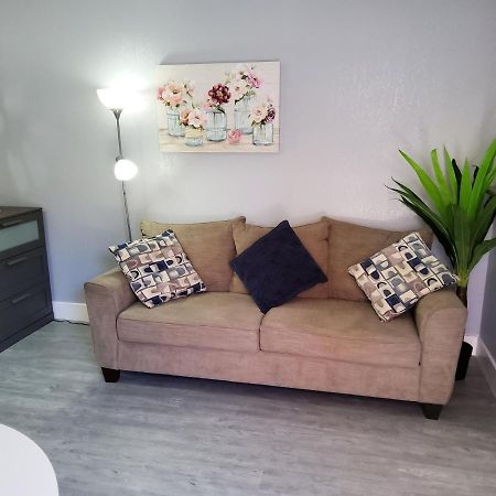Habitacion Privada Cerca De Todo Тампа Экстерьер фото